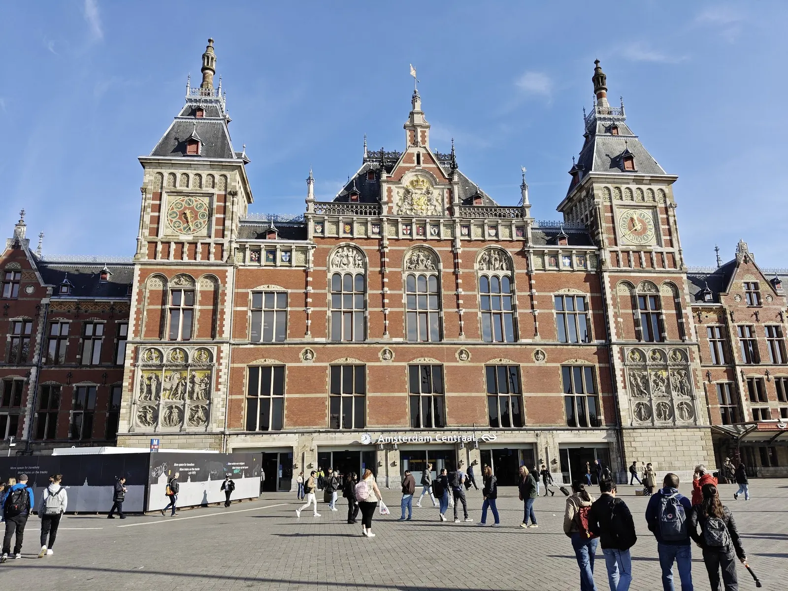 Amsterdam Centraal is one of the most vibrant and bustling hubs in Europe!